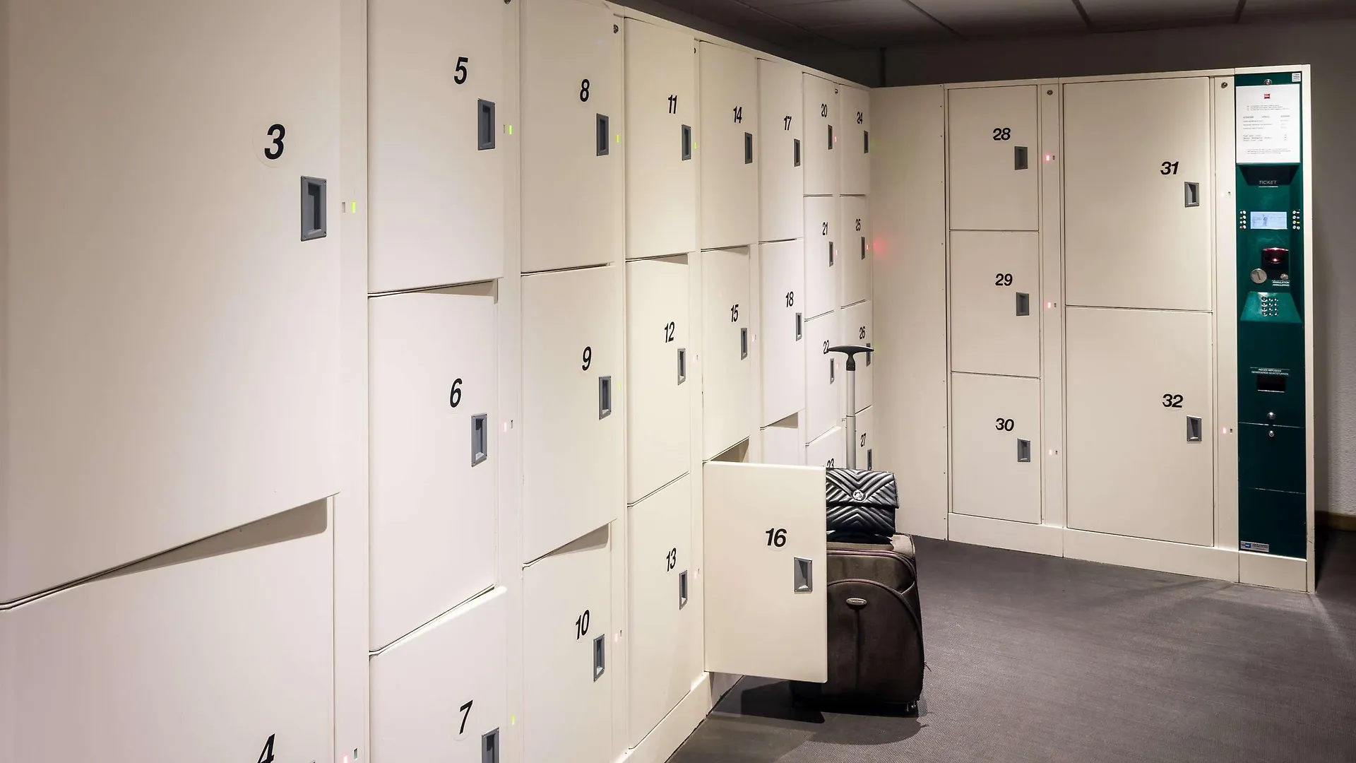 Ibis Hotel Brussels Centre Gare Du Midi Saint-Gilles 3*,  Belgio
